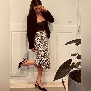 Aritzia | Babaton Black and White Animal Print Midi Skirt | US 0